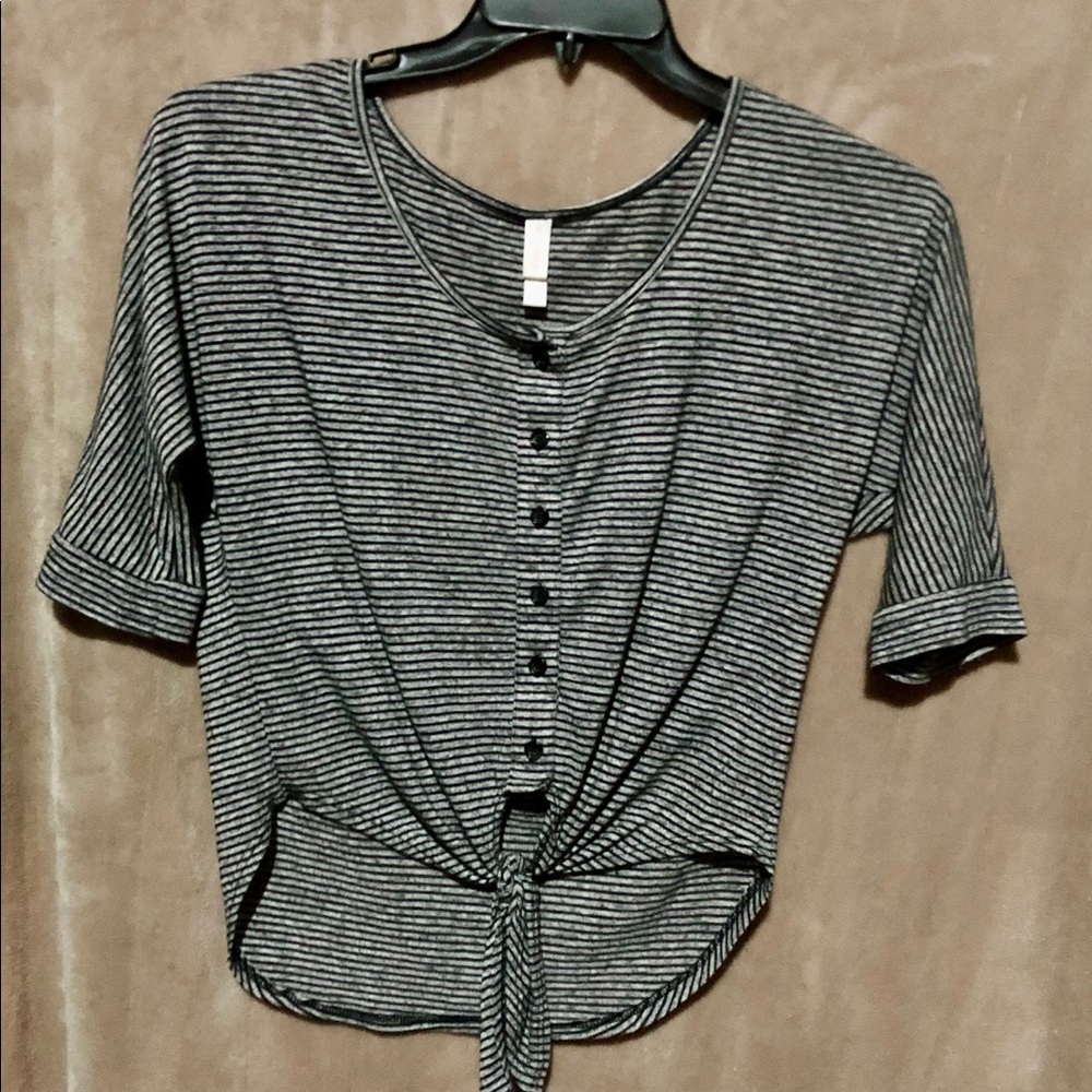 Xhilaration shirt sz xs